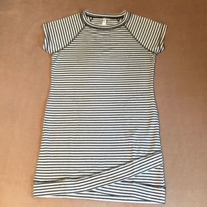 NWOT ideology Harmony short sleeve tunic or dress with pockets. Size XS.